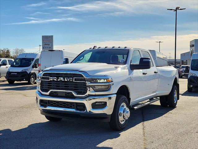 2026 RAM Ram 3500 RAM 3500 TRADESMAN CREW CAB 4X4 8 BOX