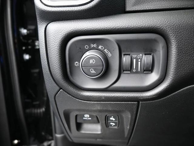New 2026 Diamond Black Crystal Pearl-Coat Exterior Paint RAM  image 29