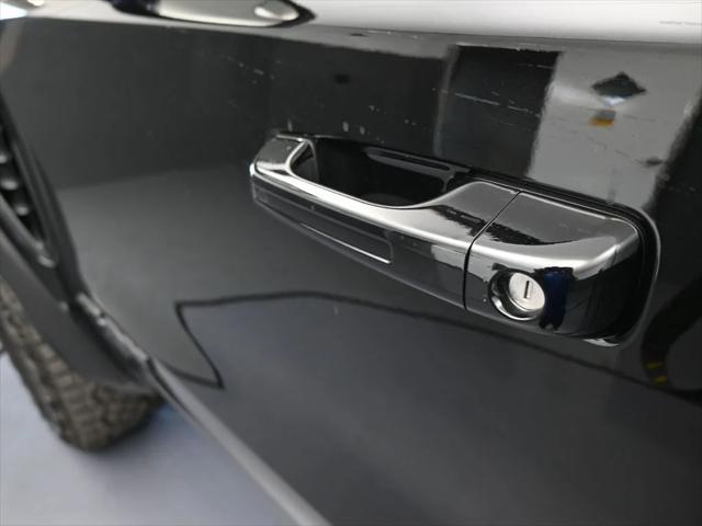 New 2026 Diamond Black Crystal Pearl-Coat Exterior Paint RAM  image 31