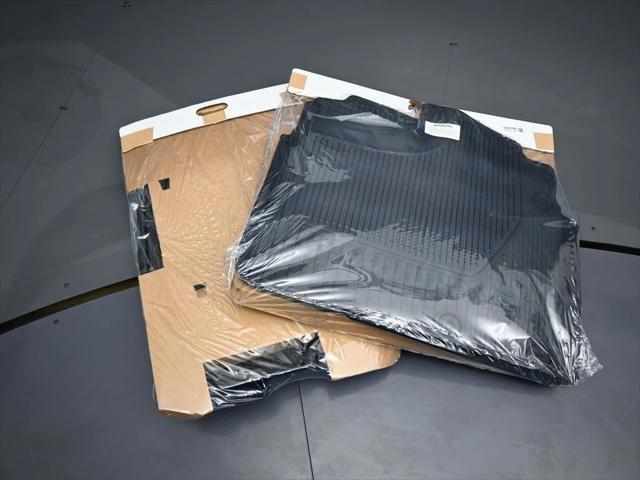 New 2026 Diamond Black Crystal Pearl-Coat Exterior Paint RAM  image 32