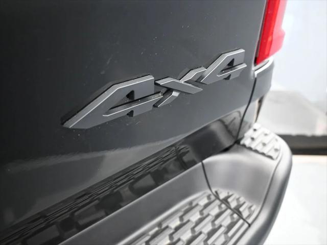 New 2026 Diamond Black Crystal Pearl-Coat Exterior Paint RAM  image 40