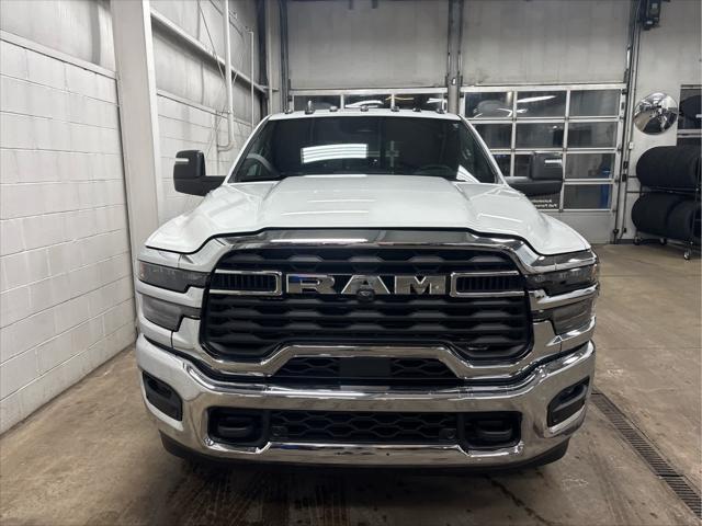 2026 RAM Ram 3500 RAM 3500 TRADESMAN CREW CAB 4X4 8 BOX