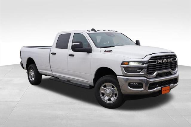 2026 RAM Ram 3500 RAM 3500 TRADESMAN CREW CAB 4X4 8 BOX