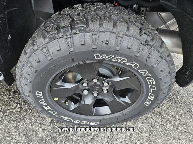 2026 Ram 1500 Warlock Crew Cab 4x4 5'7" Box