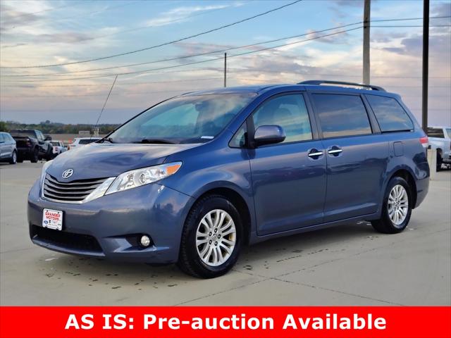 2014 Toyota Sienna XLE V6 8 Passenger 2014 Toyota Sienna XLE V6 8 Passenger