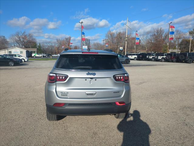 2022 Jeep Compass Latitude Lux 4x4 2022 Jeep Compass Latitude Lux 4x4