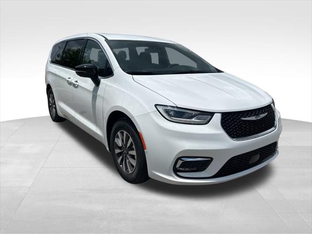 2025 Chrysler Pacifica Plug-In Hybrid PACIFICA PLUG-IN HYBRID SELECT