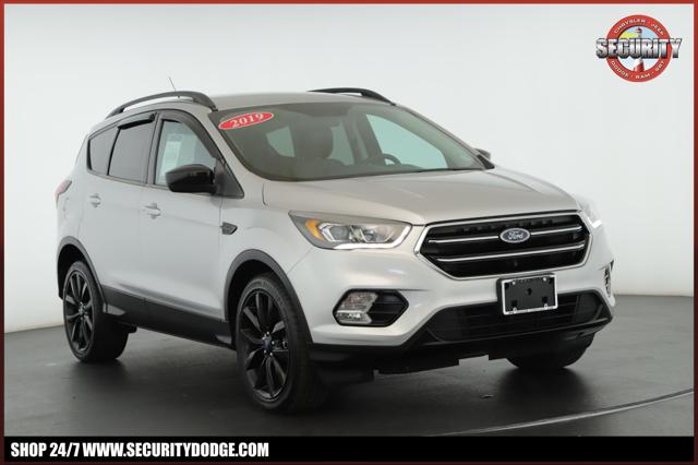 2019 Ford Escape SE for sale in Amityville, NY