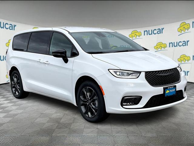 2026 Chrysler Pacifica PACIFICA SELECT AWD