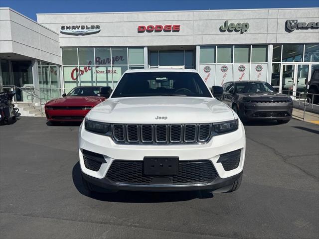 2024 Jeep Grand Cherokee Laredo 4x2 2024 Jeep Grand Cherokee Laredo 4x2