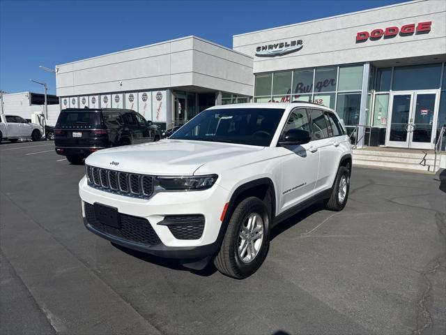 2024 Jeep Grand Cherokee Laredo 4x2 2024 Jeep Grand Cherokee Laredo 4x2