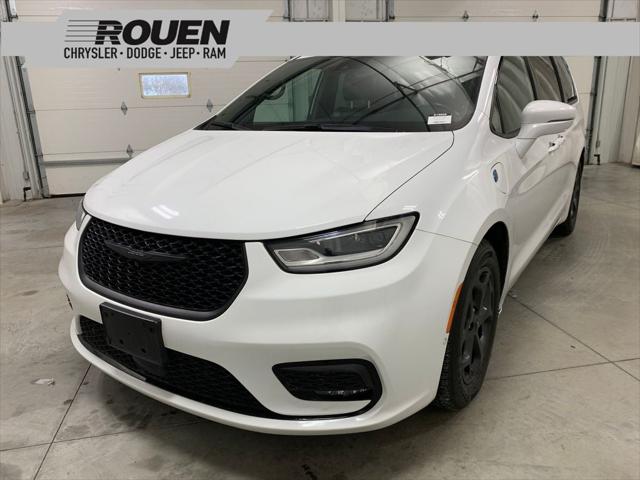 2022 Chrysler Pacifica Hybrid Limited 2022 Chrysler Pacifica Hybrid Limited