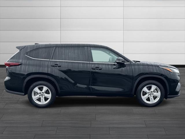 2024 Toyota Highlander LE 2024 Toyota Highlander LE