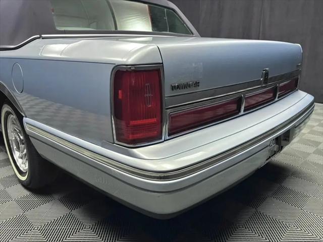 1997 Lincoln Town Car Executive