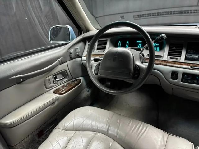 1997 Lincoln Town Car Executive
