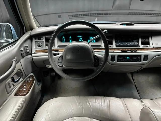 1997 Lincoln Town Car Executive