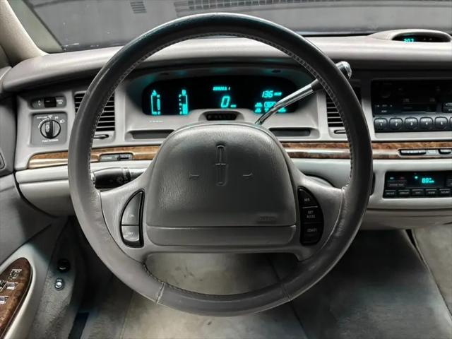 1997 Lincoln Town Car Executive