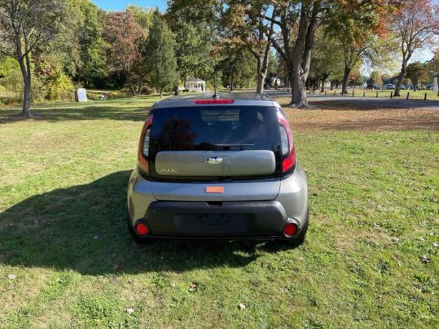 2016 Kia Soul Base