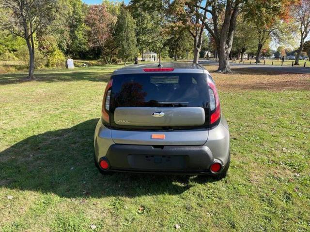 2016 Kia Soul Base