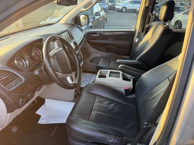 2014 Chrysler Town & Country Touring