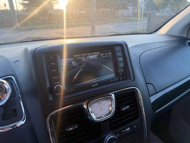 2014 Chrysler Town & Country Touring