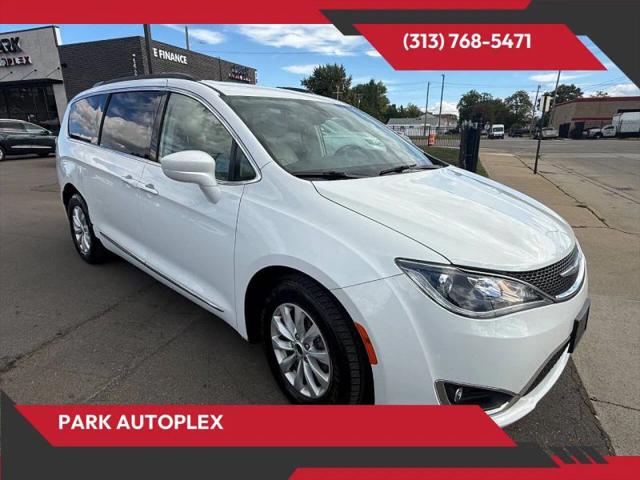2017 Chrysler Pacifica Touring-L for sale in Lincoln Park, MI