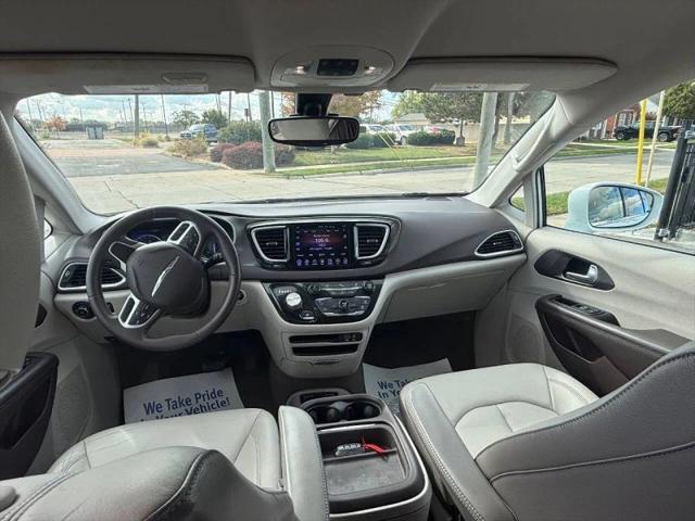 2017 Chrysler Pacifica Touring-L