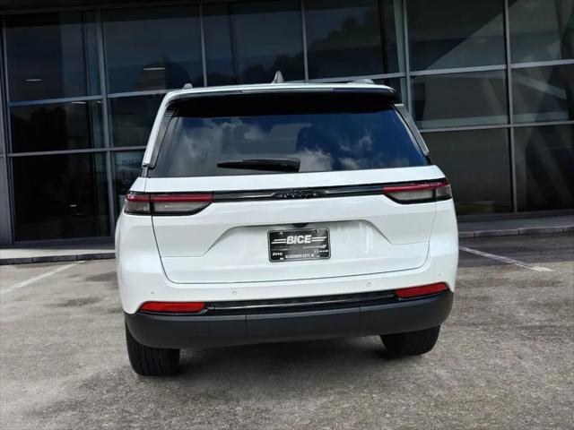 2025 Jeep Grand Cherokee Altitude X 4x2
