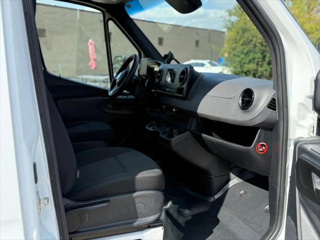 2019 Freightliner Sprinter Standard Roof V6