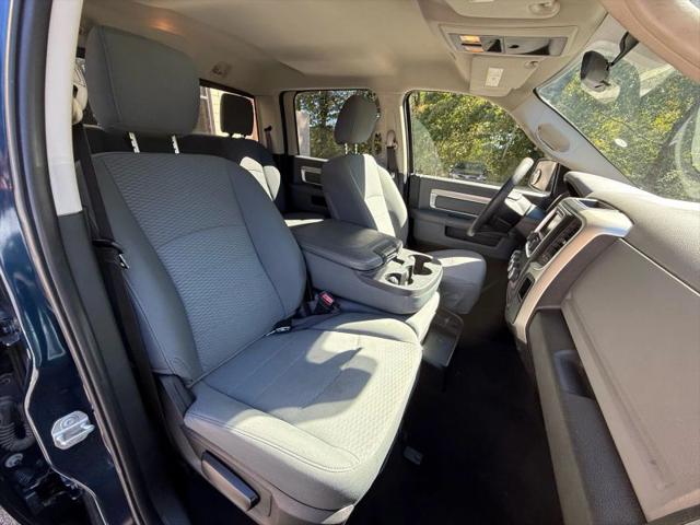 2019 Ram 1500 Classic SLT Crew Cab 4x2 6'4" Box