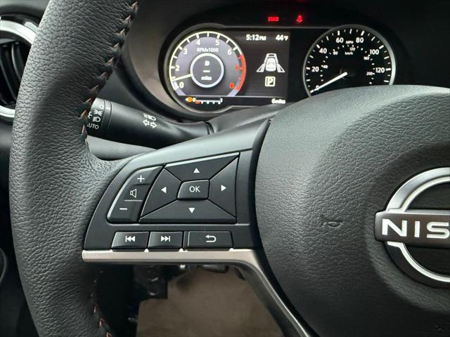 2025 Nissan Versa 1.6 SR