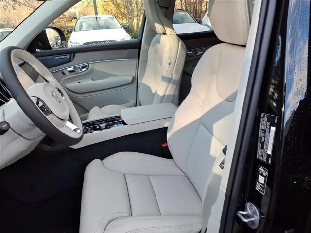 2026 Volvo XC90 Ultra Dark Theme, B6 AWD Gas (mild hybrid), Gasoline, 7 Seats