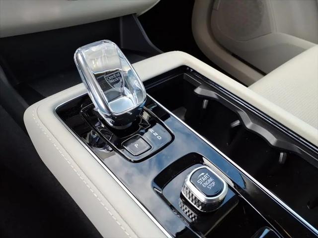 2026 Volvo XC90 Ultra Dark Theme, B6 AWD Gas (mild hybrid), Gasoline, 7 Seats