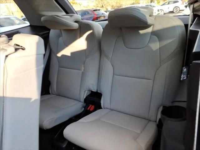 2026 Volvo XC90 Ultra Dark Theme, B6 AWD Gas (mild hybrid), Gasoline, 7 Seats
