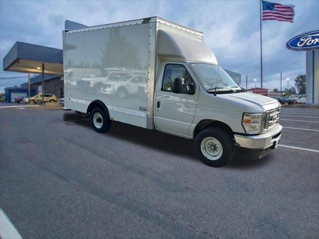 2025 Ford E-350 Cutaway Base