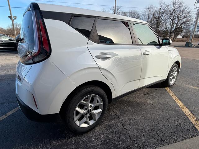 2024 Kia Soul LX