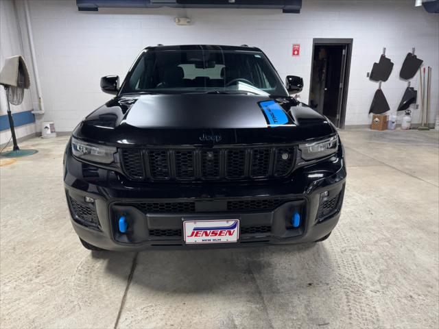 2022 Jeep Grand Cherokee 4xe Trailhawk 4x4 2022 Jeep Grand Cherokee 4xe Trailhawk 4x4