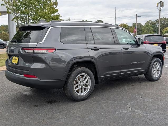 2023 Jeep Grand Cherokee L Laredo 4x4 2023 Jeep Grand Cherokee L Laredo 4x4