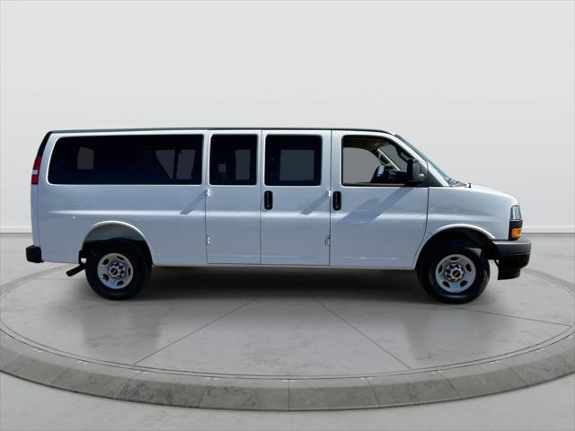 2025 GMC Savana Passenger RWD 3500 Extended Wheelbase LS