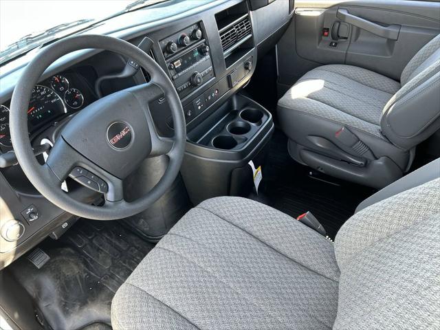 2025 GMC Savana Passenger RWD 3500 Extended Wheelbase LS