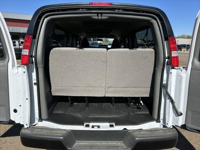 2025 GMC Savana Passenger RWD 3500 Extended Wheelbase LS