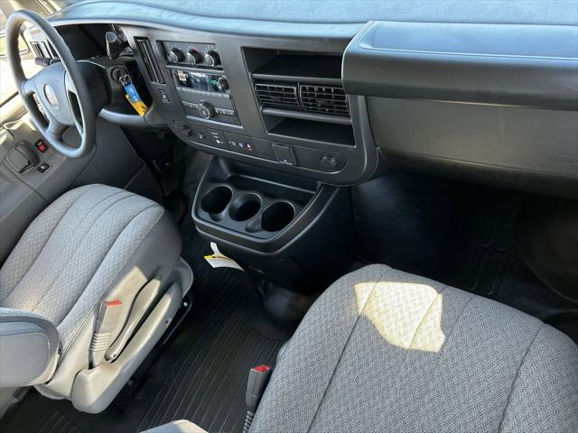 2025 GMC Savana Passenger RWD 3500 Extended Wheelbase LS