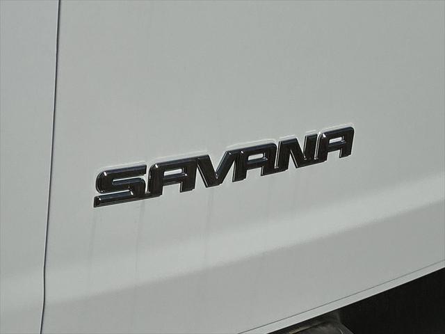 2025 GMC Savana Passenger RWD 3500 Extended Wheelbase LS