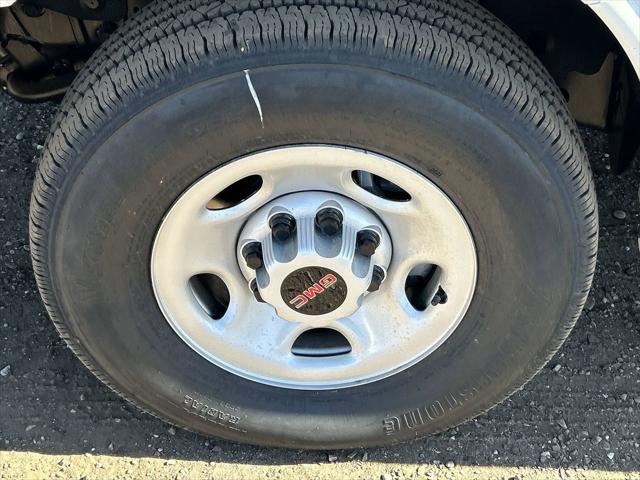 2025 GMC Savana Passenger RWD 3500 Extended Wheelbase LS