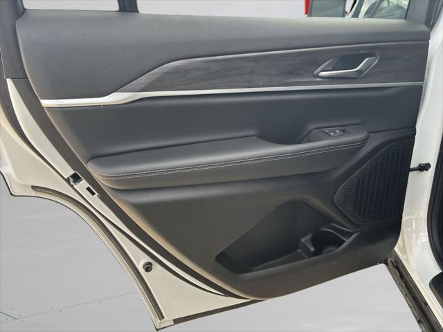 2025 Jeep Grand Cherokee L Limited 4x2
