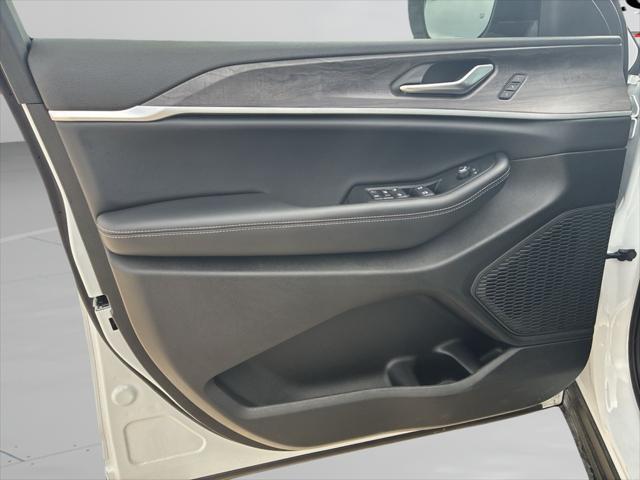 2025 Jeep Grand Cherokee L Limited 4x2