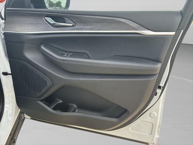 2025 Jeep Grand Cherokee L Limited 4x2