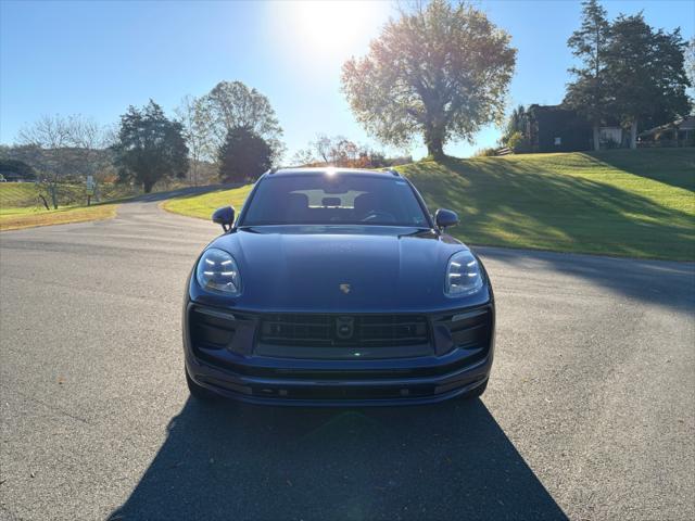 2025 Porsche Macan T
