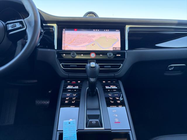 2025 Porsche Macan T