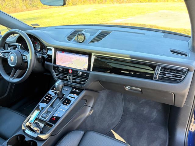 2025 Porsche Macan T